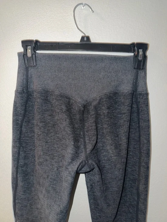 Alo Women’s Dark Grey Heathered High-Waist Alosoft Leggings - Picture 7 of 10